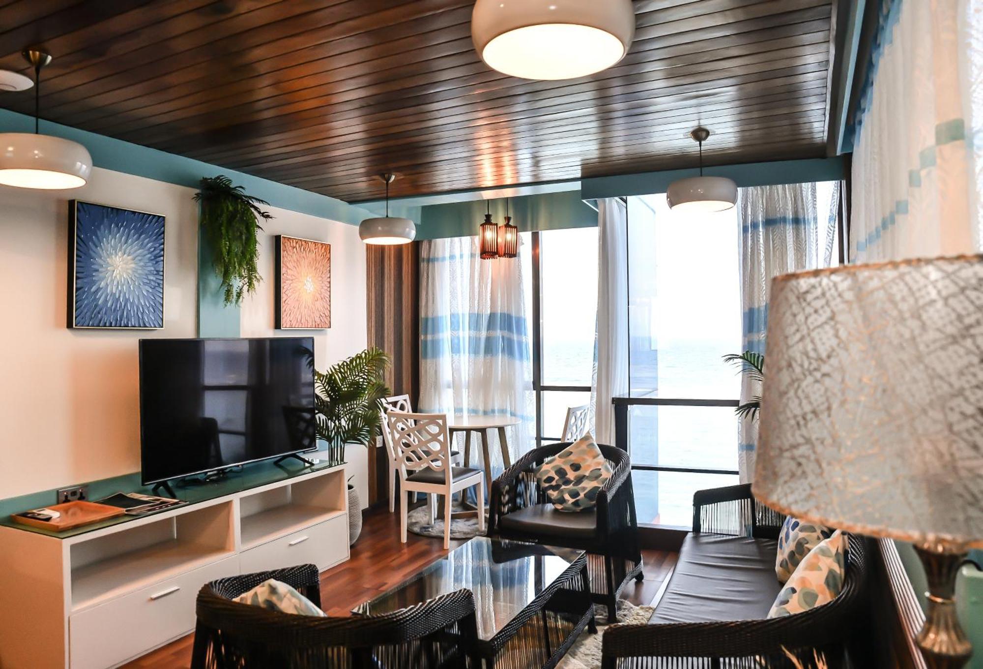 The Hive Beach Male Exterior photo